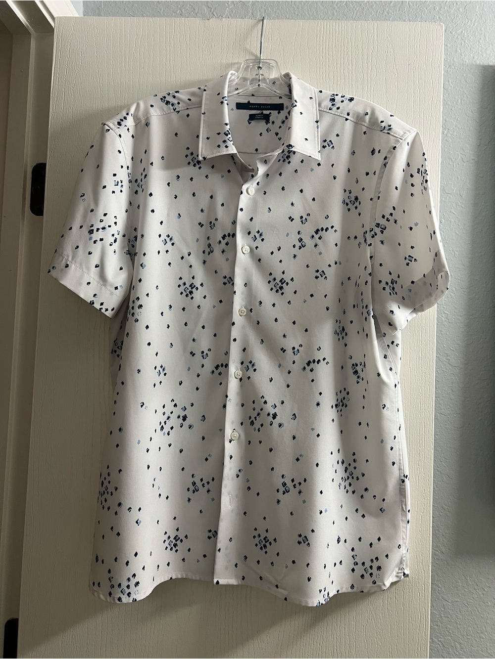 Perry Ellis White Short-Sleeve Button-Down Shirt with Navy Scatter Print